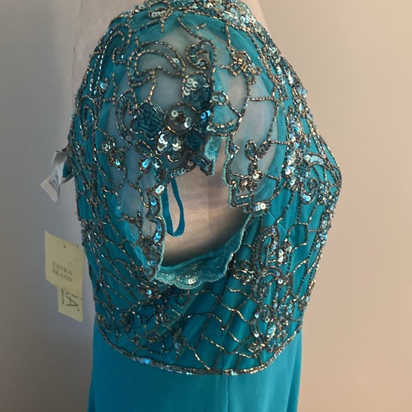J Kara NWT and extra beads formal dress - Picture 5 of 12